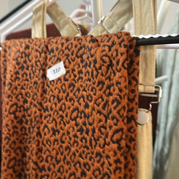 210 - Picture 1 of 1